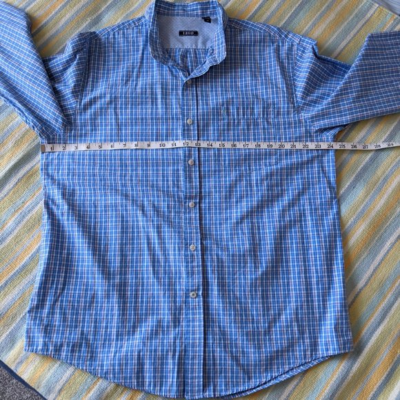 ✨ Izod blue plaid button up size Large - Picture 5 of 10